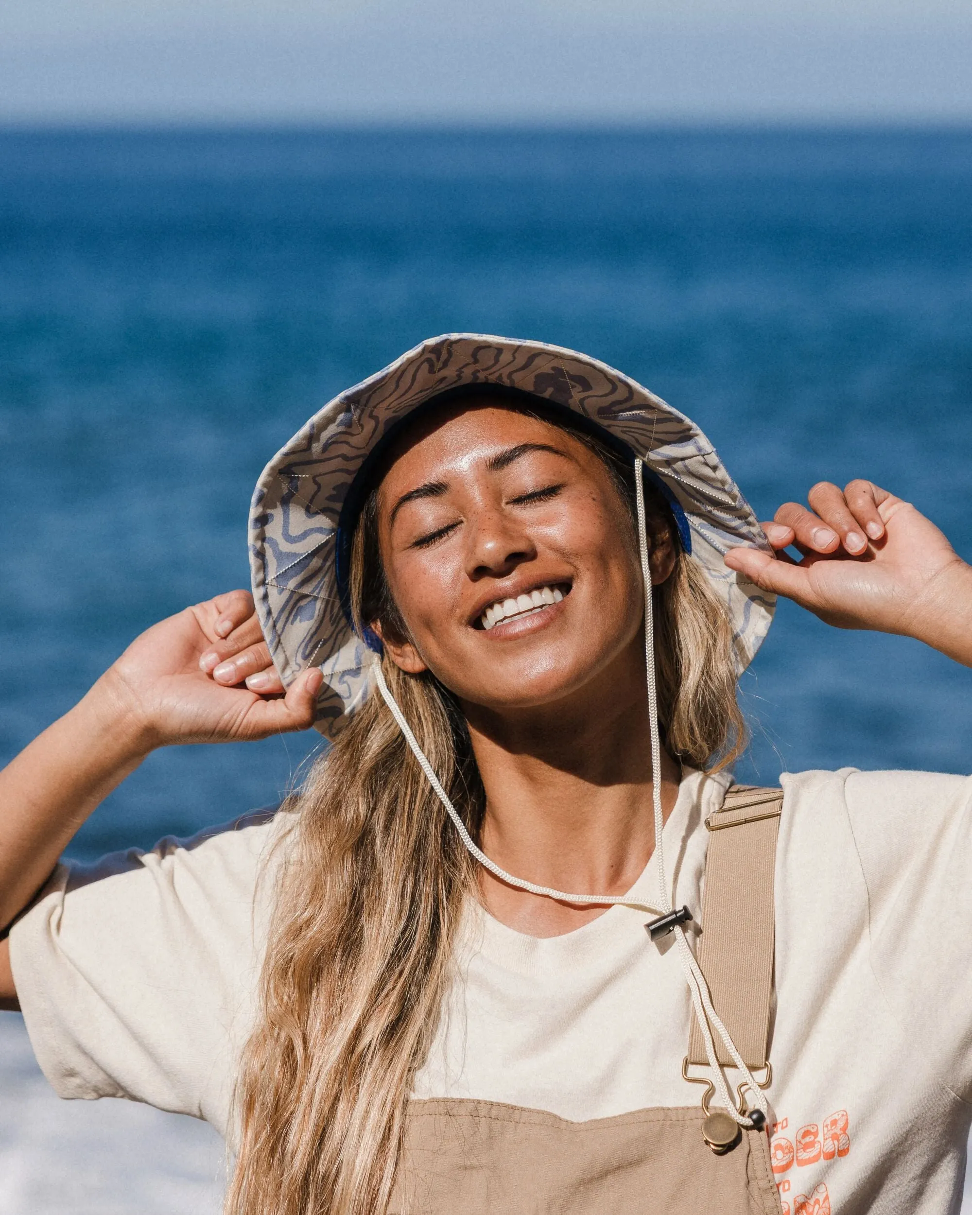 Shaded Organic Bucket Hat - Strata Swirl Birch
